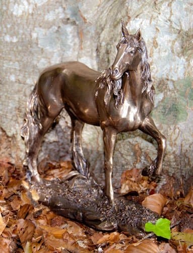 Bero Unicorn Silmarillion made of poly resin 23,5 cm Statue