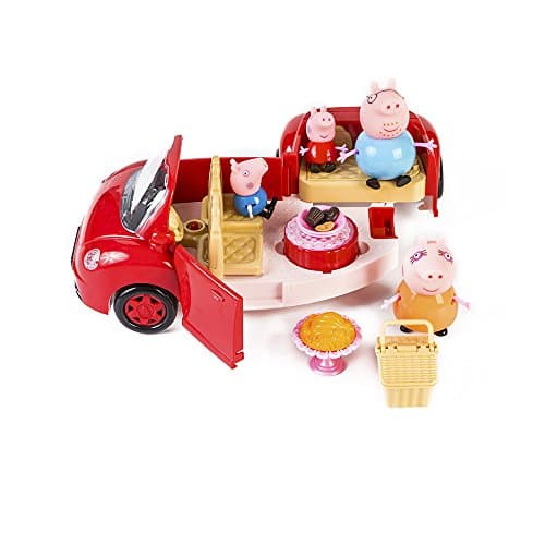 Peppa Pig's red luxury car，A family of four