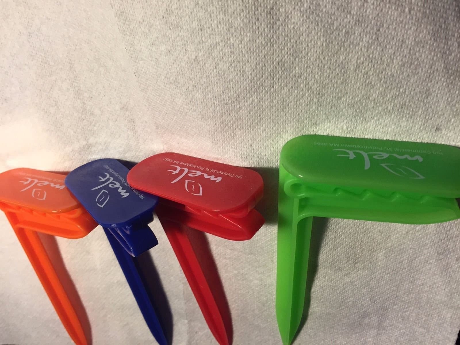 Beach Towel Blanket Anchor Clips, Green