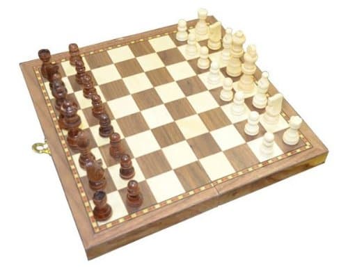 Wooden chess set by Play Avenue