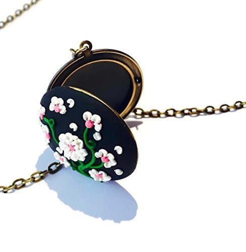 Polymer Clay Flower Locket Necklace with Antique Bronze Base, Daisy Flower Photo Memory Locket, Valentines Gift Idea for Mom, Daisy 5th Anniversary Gift Idea