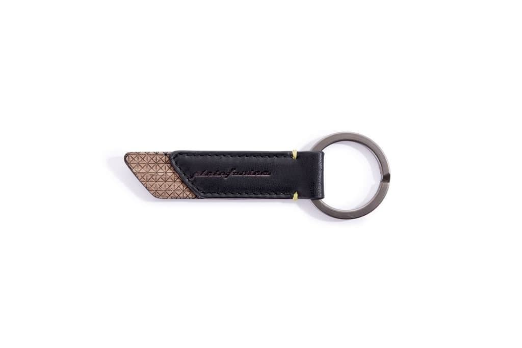 Pininfarina Folio Keyring, 11 cm, Walnut