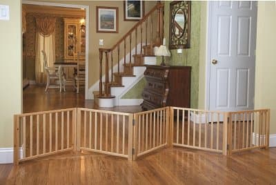 FOUR PAWS PRODUCTS - FREE STANDING WOOD GATE (5 PANEL) "Ctg: DOG PRODUCTS - DOG CONTAINMENT - GATES"