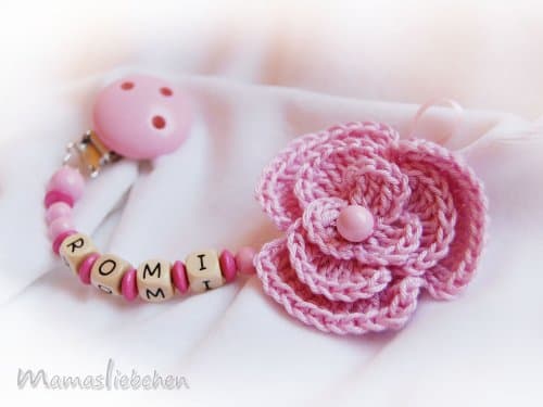 Personalized pacifier clip with wooden letter beads model 1116, handmade by mamasliebchen