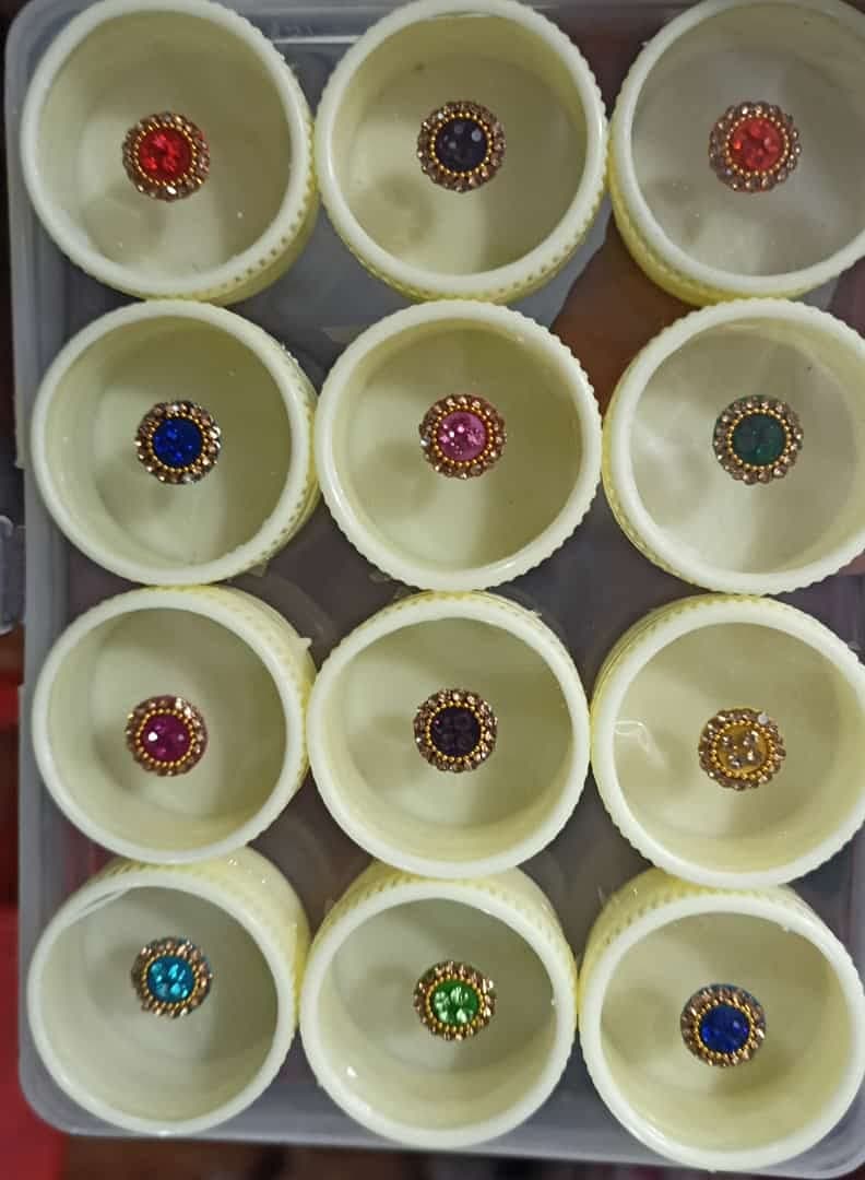 Bindi Box Crystal Attraction Look Trendy Fashion Bindi Zarkan Bindi Pack of 12