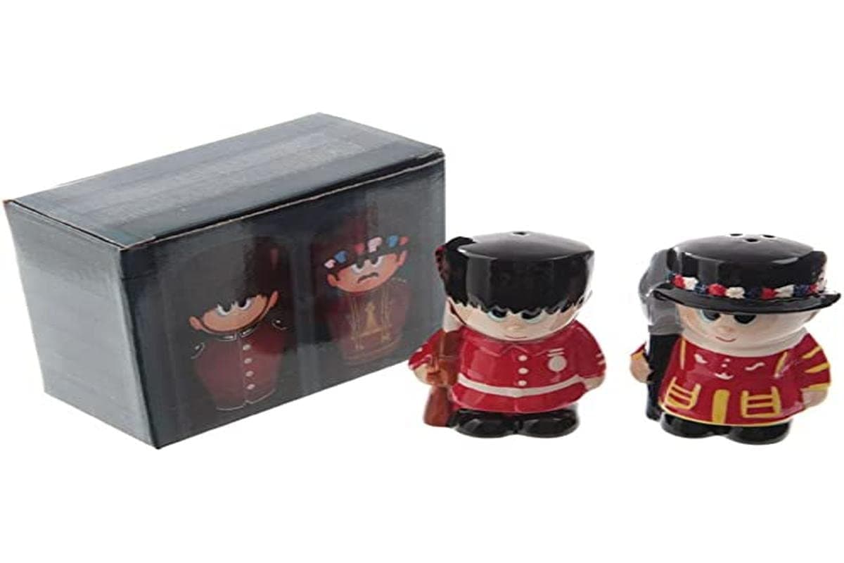 London Guardsman & Beefeater Ceramic Salt & Pepper Set