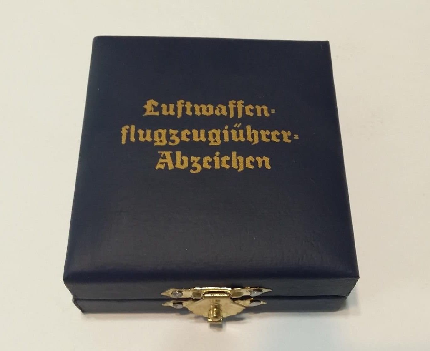 WWII WW2 German Luftwaffe pilot medal badge box presentation case