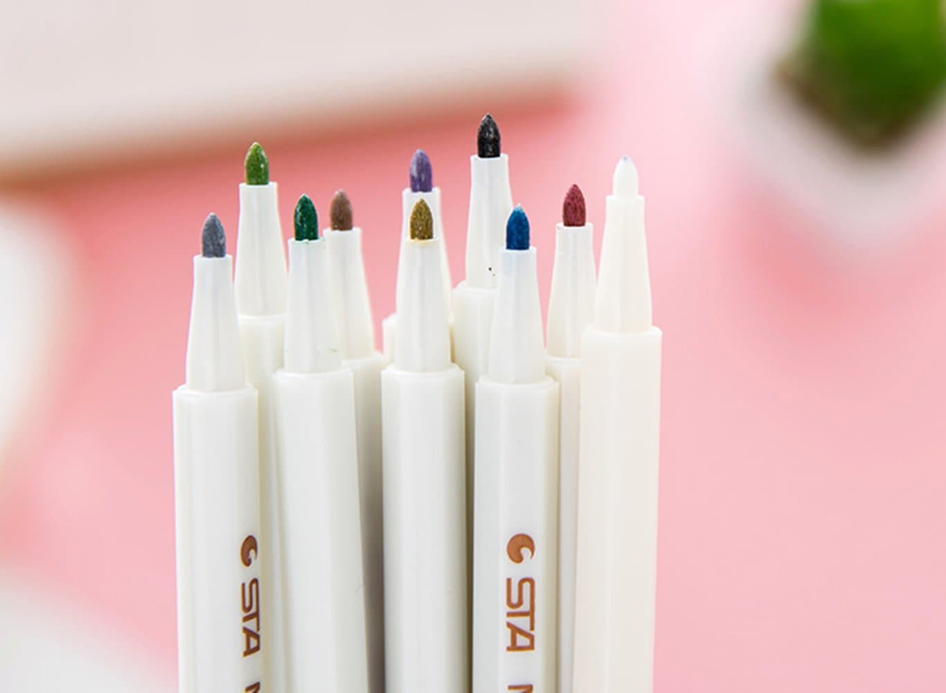 Metallic Marker Pens for Scrapbooking, 10 Fine Tip Glitter Metallic Pens for Black Paper Scrapbook Accessories, Art Craft Supplies for Card Making, DIY Photo Album, Gifts for Teenage Girls