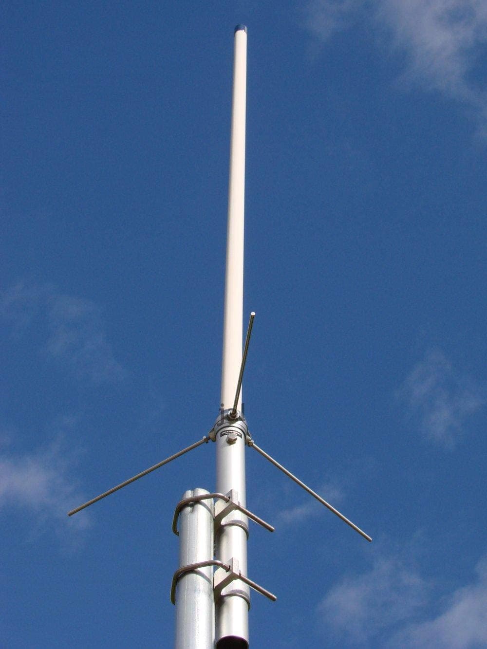 Harvest BC-200H 220-225 Mhz 5dBi 200W 1.25 Meter Pre-Tuned VHF Base Antenna