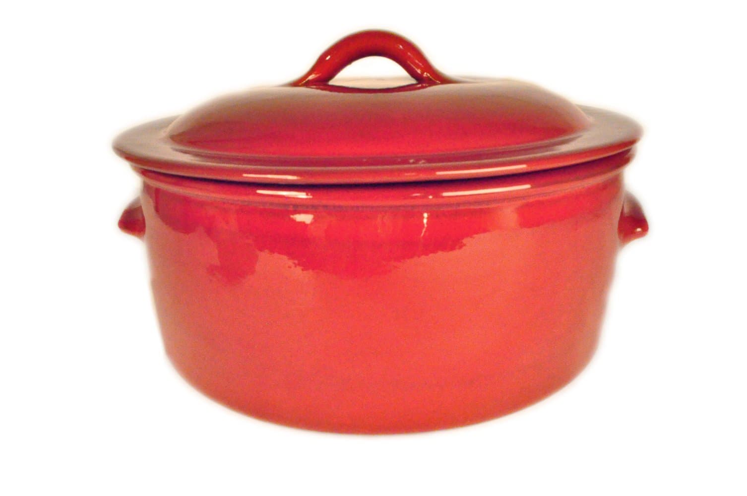 TE.140RD Hand Made Pottery Faitout Round Baker with Lid, 7.5-Quart, Red