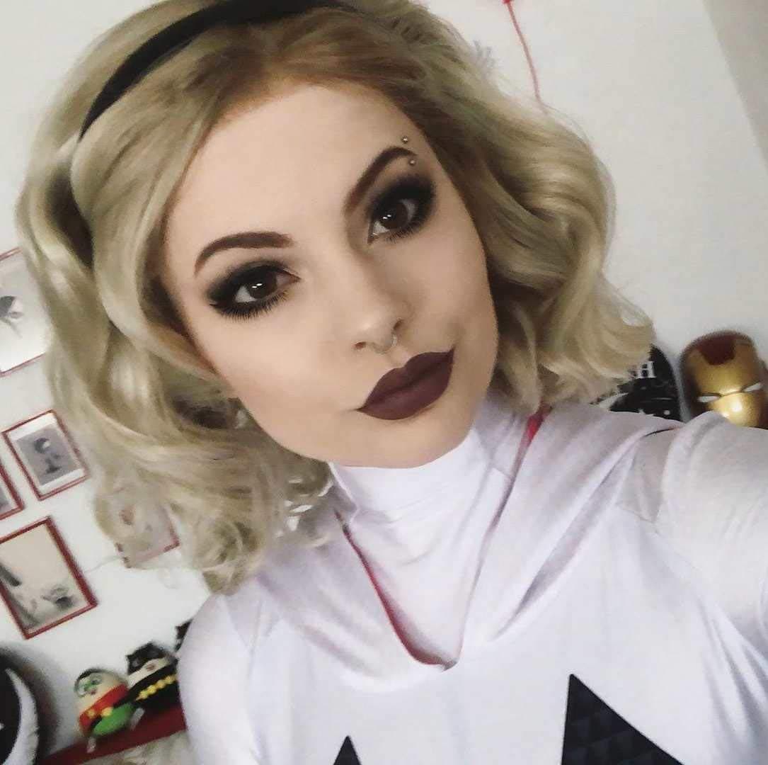 Xiweiya Short Blonde Curly Spider Gwen Cosplay Lace Front Lace Wigs Synthetic Blonde Curly Heat Resistant Fiber Wigs Middle Parting Short Blonde Curly Wig for Women, drag queen 14 inch