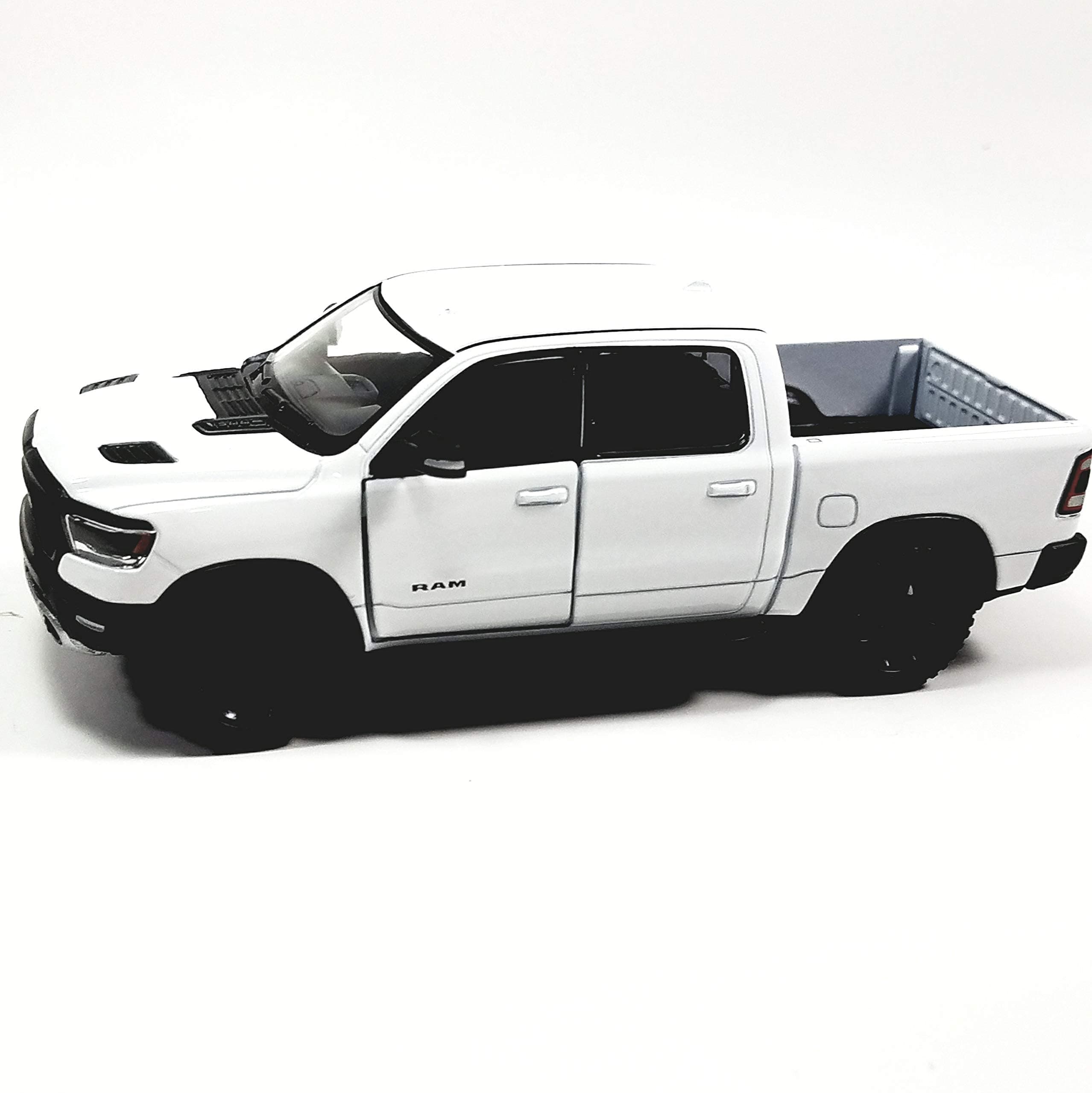KiNSMART - 2019 Dodge Ram 1500 Pickup 1:46 O Scale 5" Die Cast Metal Model Toy Truck White