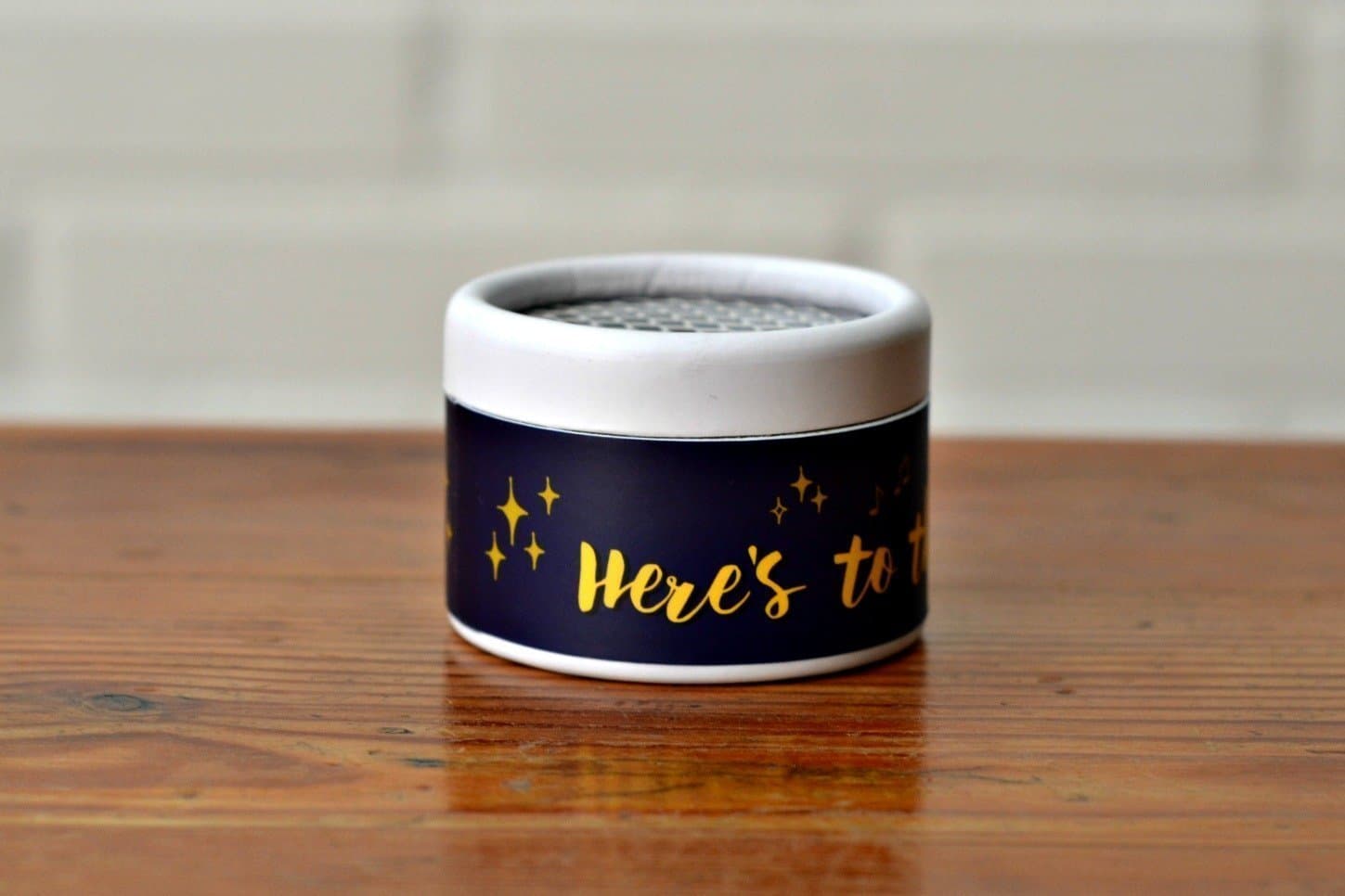 Music box with the song City of Stars and the phrase Here's to the ones who dream. Great gift for lovers of the movie.