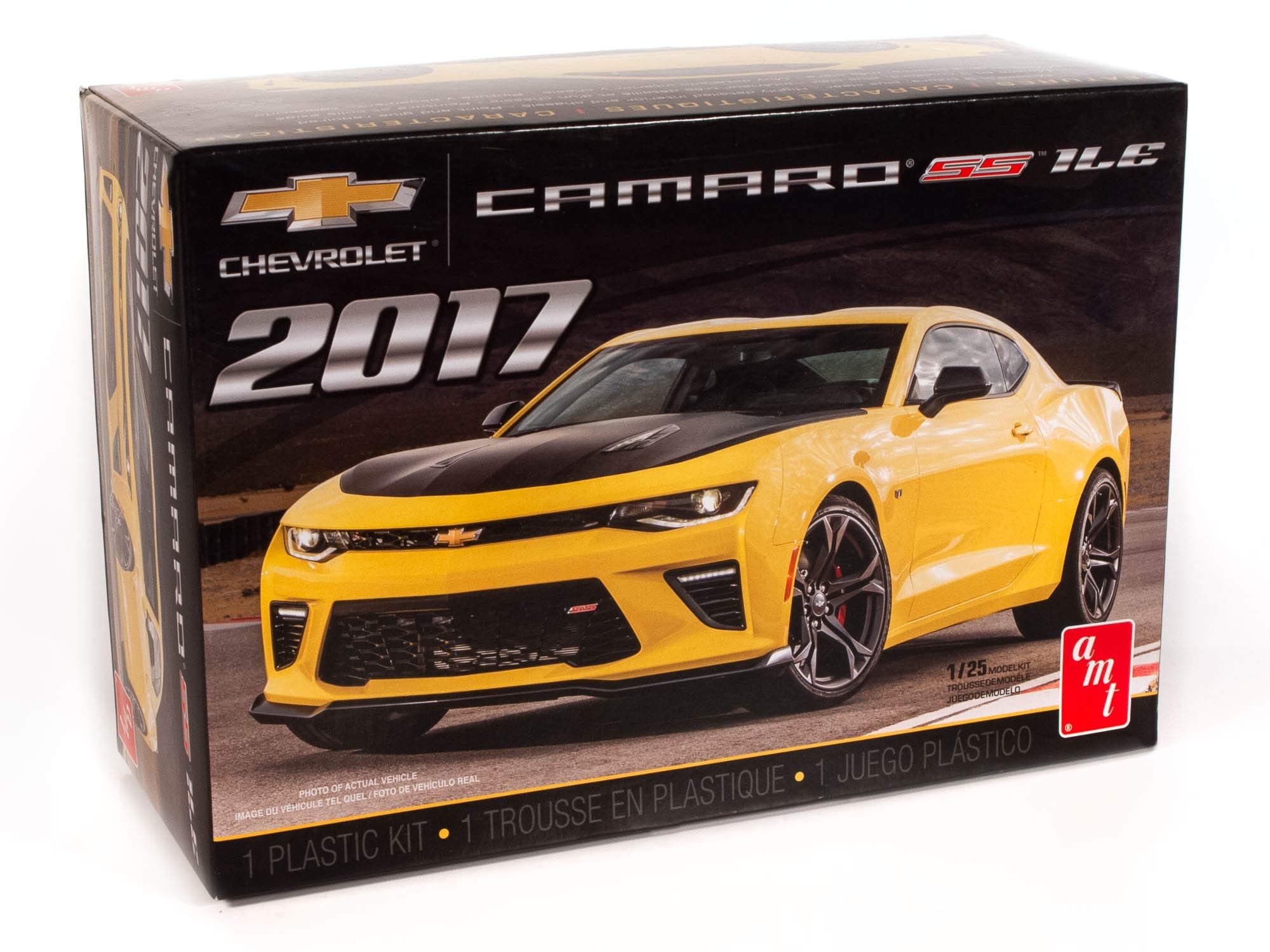 2017 Chevy Camaro SS 1LE 1:25 Scale Model Kit