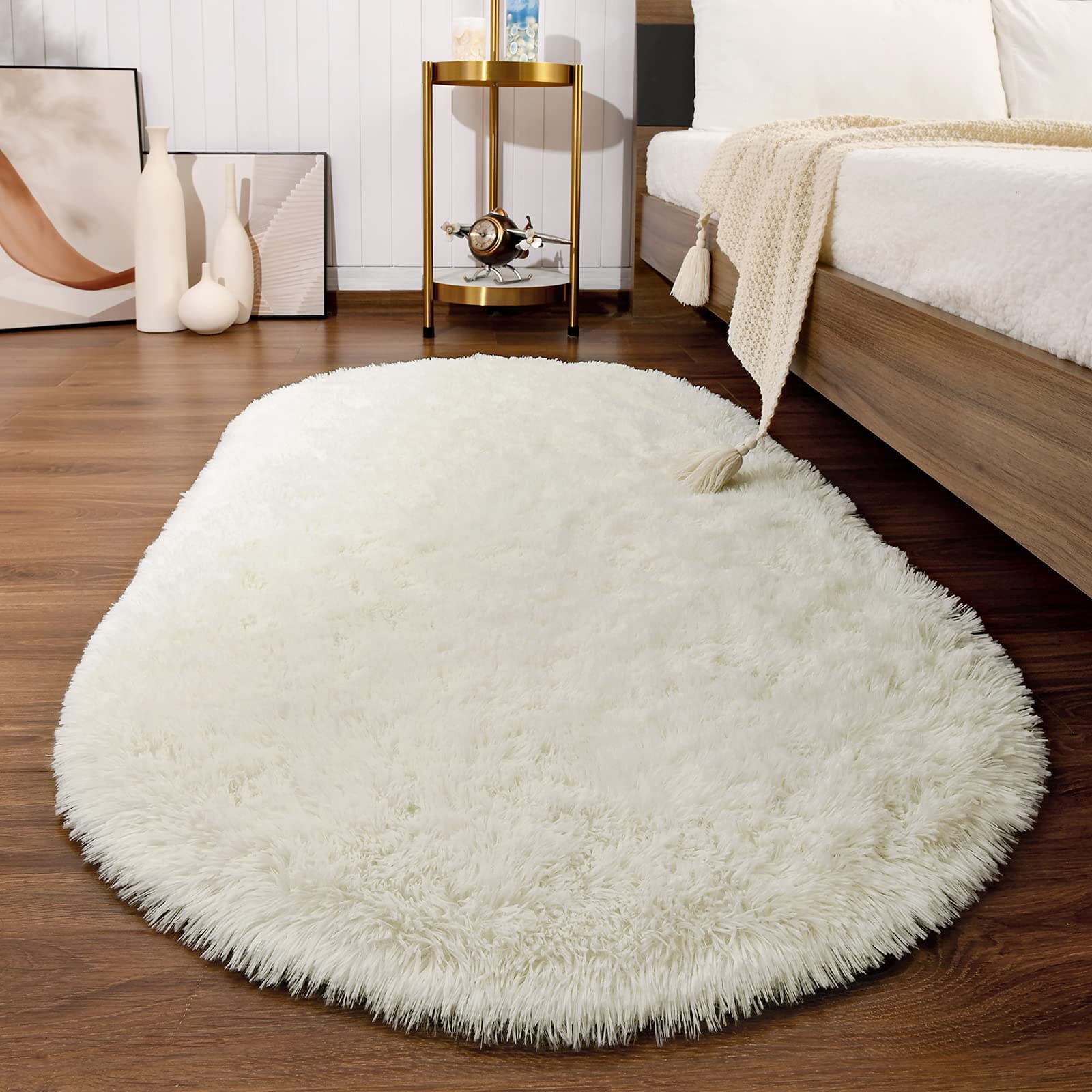Softlife Fluffy Area Rugs for Bedroom 2.6' x 5.3' Oval Shaggy Floor Carpet Cute Rug for Girls Room Kids Room Living Room Home Decor, Creamy