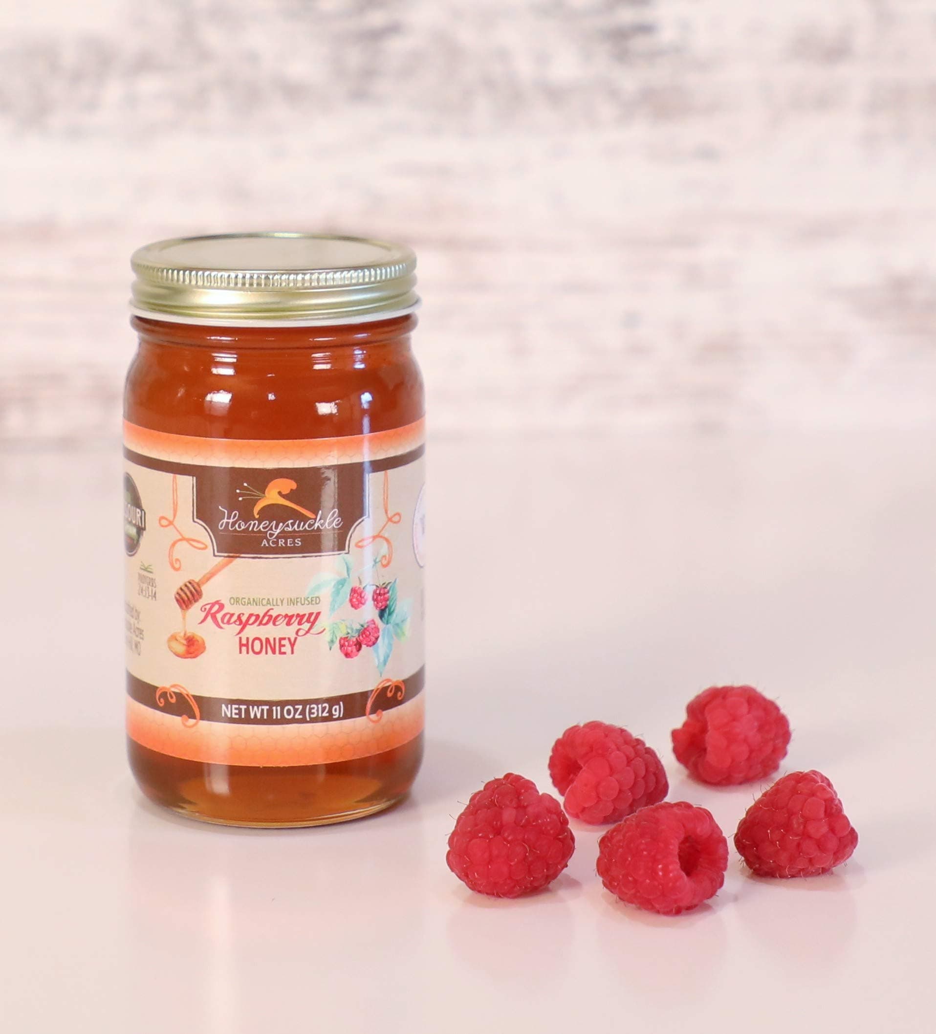 Raspberry Honey - Organically Flavored Raw Honey - Glass Jar (Net Wt 11 Oz)