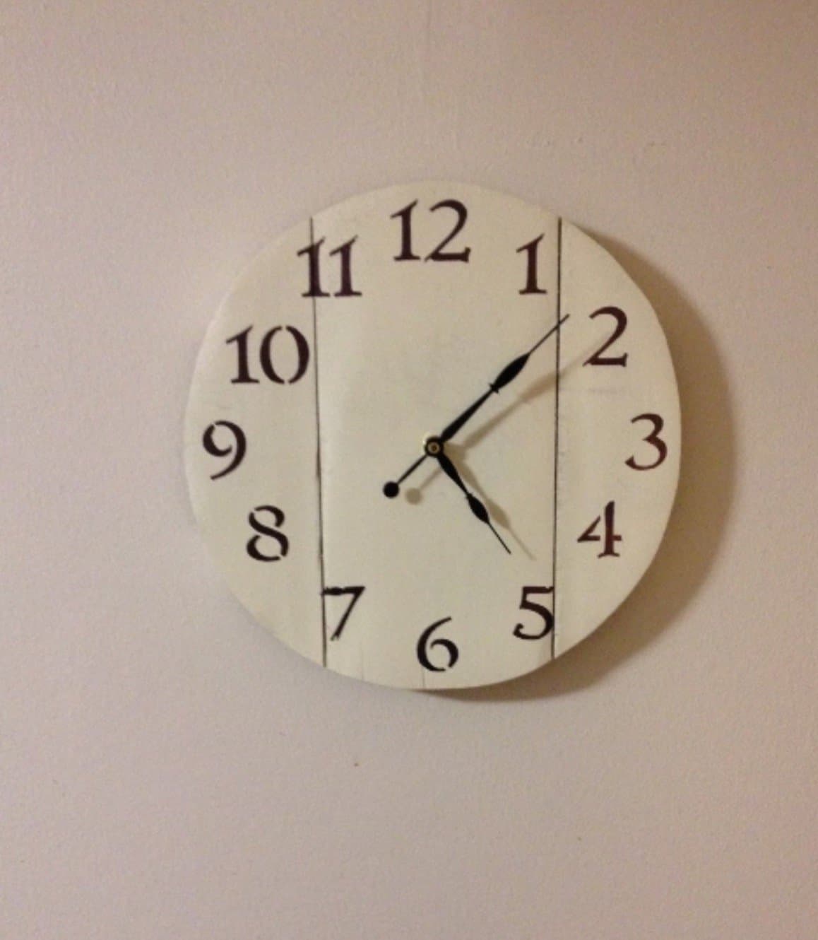 Rustic White Pallet Wood Wall Clock, reclaimed pallet wood, beach house decor, repurposed wood, beach clock, country home decor