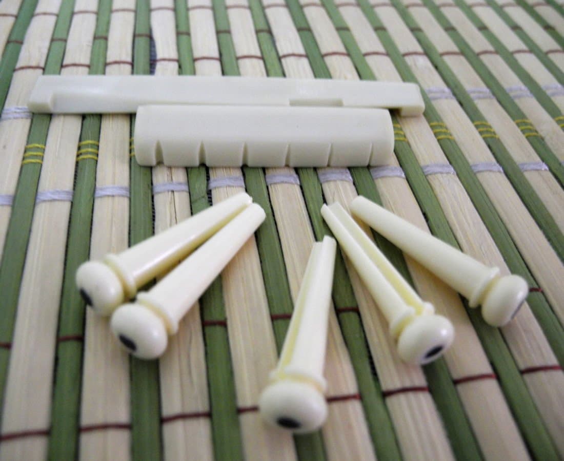 Rapicy ONE SET BRAND NEW FOR 6 STRING ACOUSTIC GUITAR FIT IN MOST TAKAMIN ACOUSTIC GUITAR PINS WITH BLACK DOT