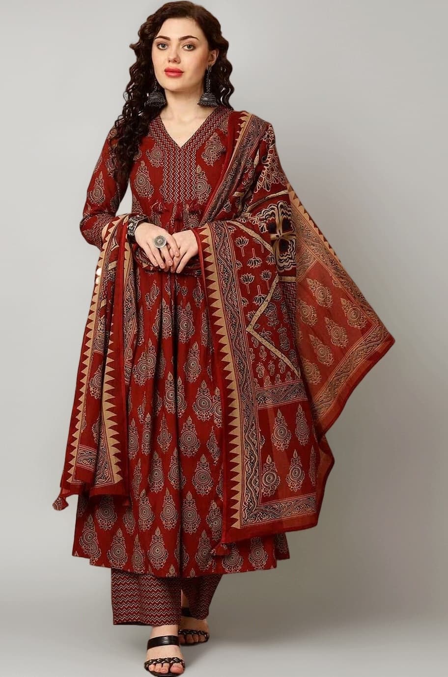 Women Viscose Printed Kurta Pant Dupatta Set