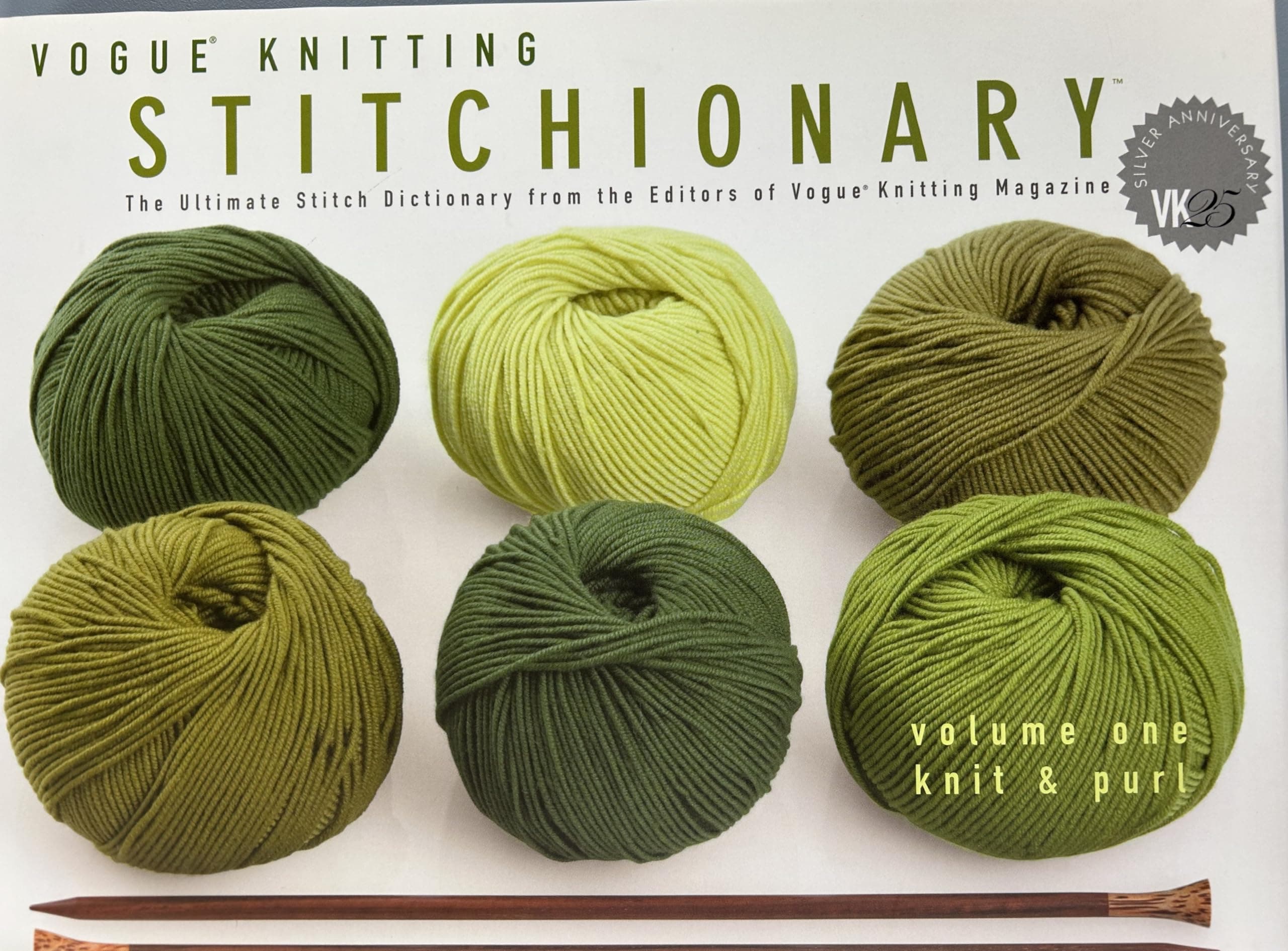 Vogue® Knitting Stitchionary™ Volume One: Knit & Purl: The Ultimate Stitch Dictionary from the Editors of Vogue® Knitting Magazine (Vogue Knitting Stitchionary Series)