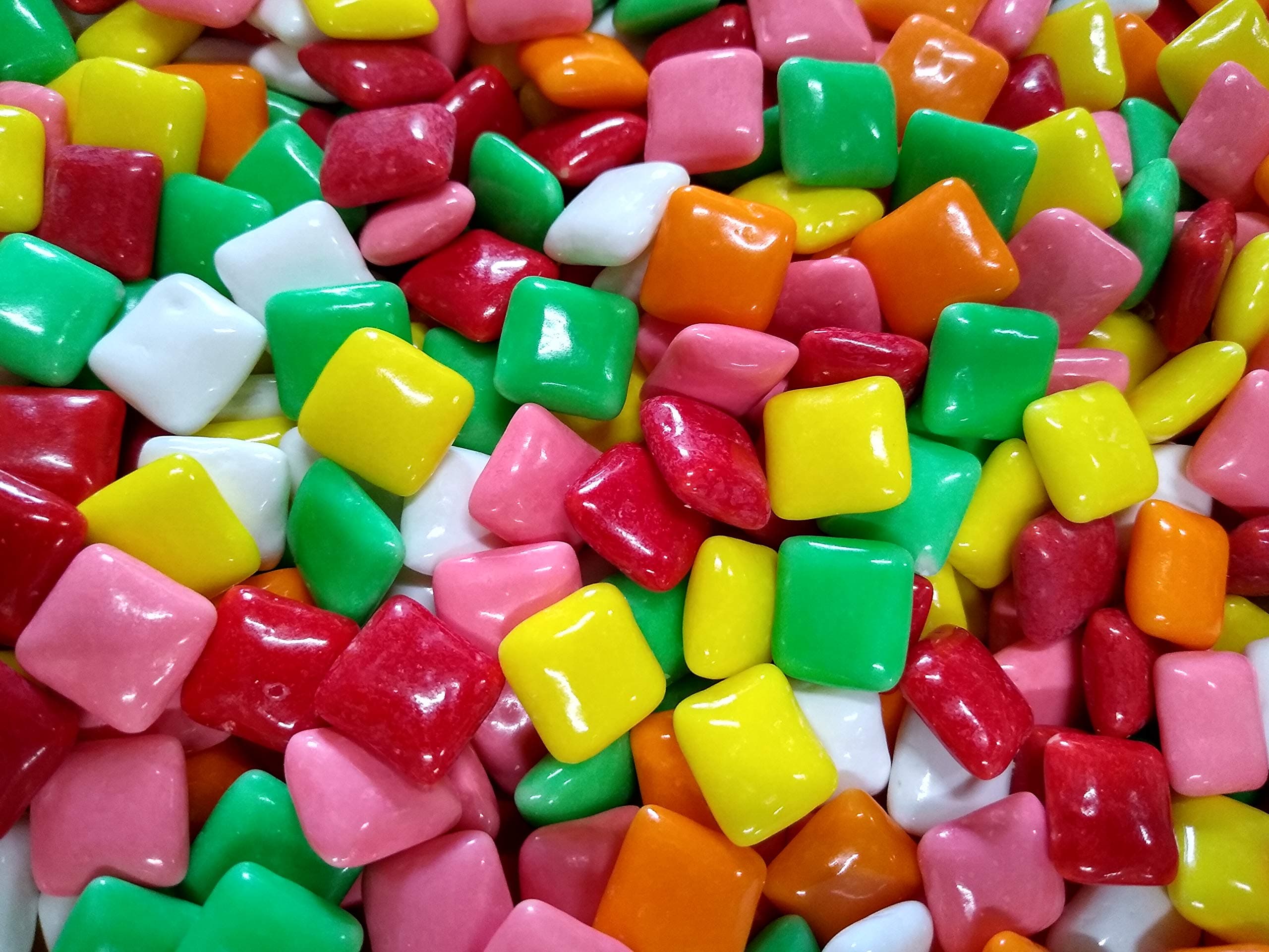 Assorted Chiclet Gum Bulk 2 lbs – Colorful Candy Coated Chewing Gum Balls – Fruity Flavor Mini Chiclets Gum – Classic Hard Shell Chewy Gum for Candy Buffets, Parties, Office, Vending