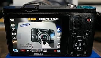 Samsung NX1000 Mirrorless Digital Camera with 20-50mm Lens, 20.3MP (Black)