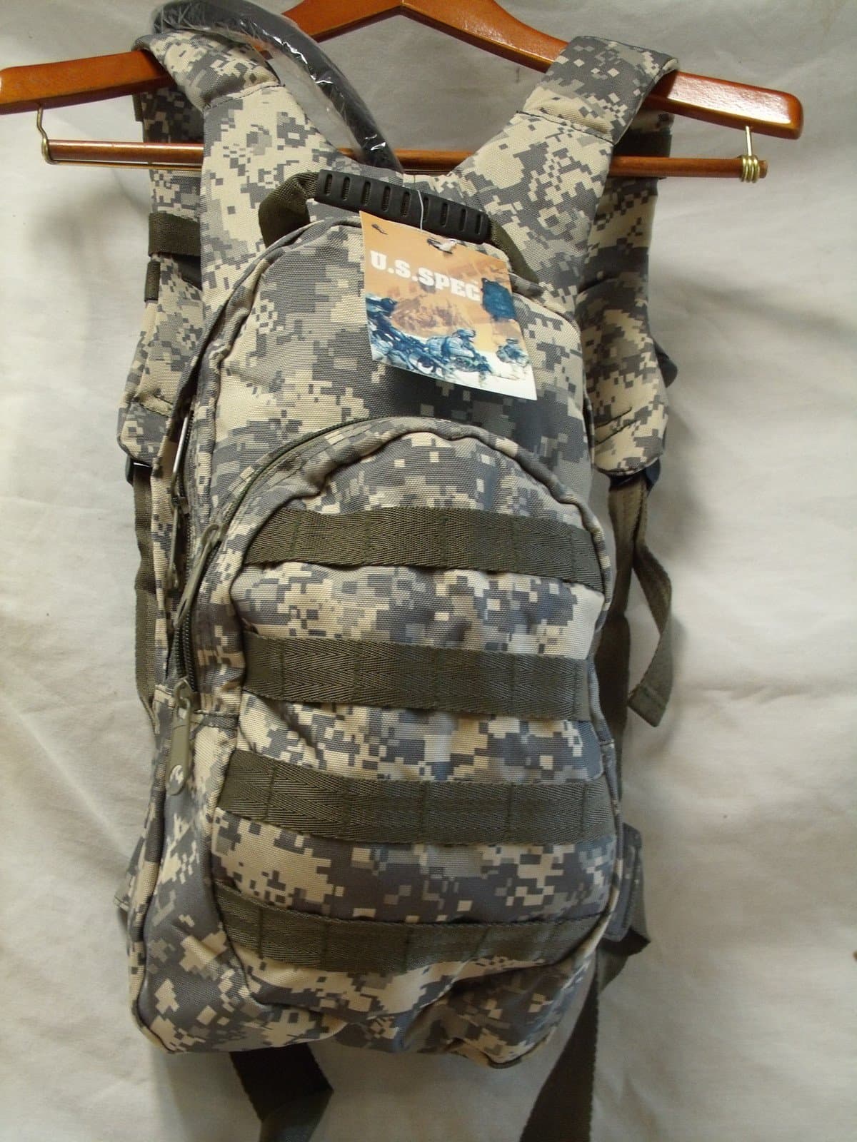 ACU Camo Molle Pack Hydration Backpack with 2.5 L Bladder and Drink tube New