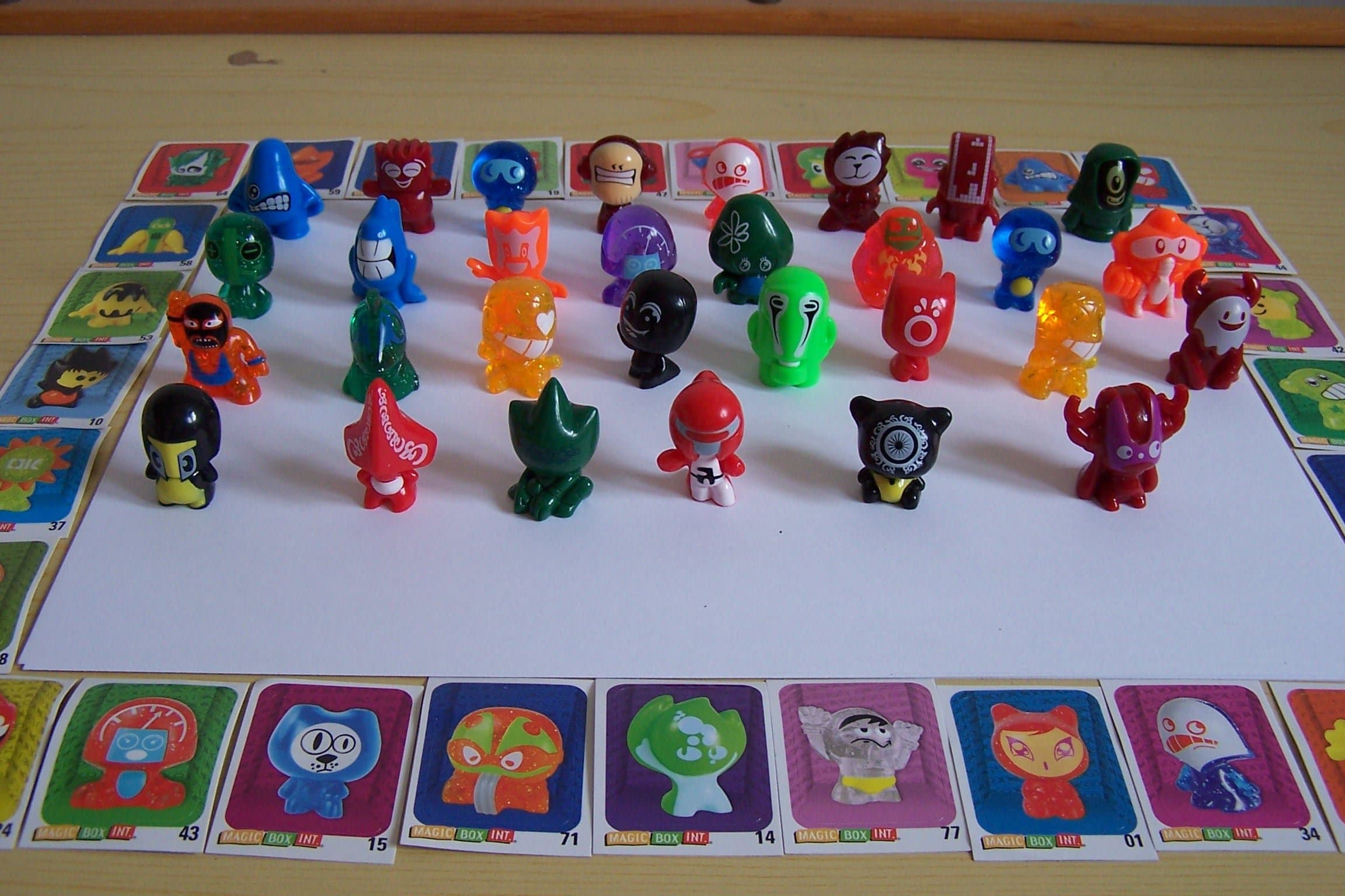 Crazy Bones Gogo's Series 2 Evolution Box (30 Packs) by Mortomagic