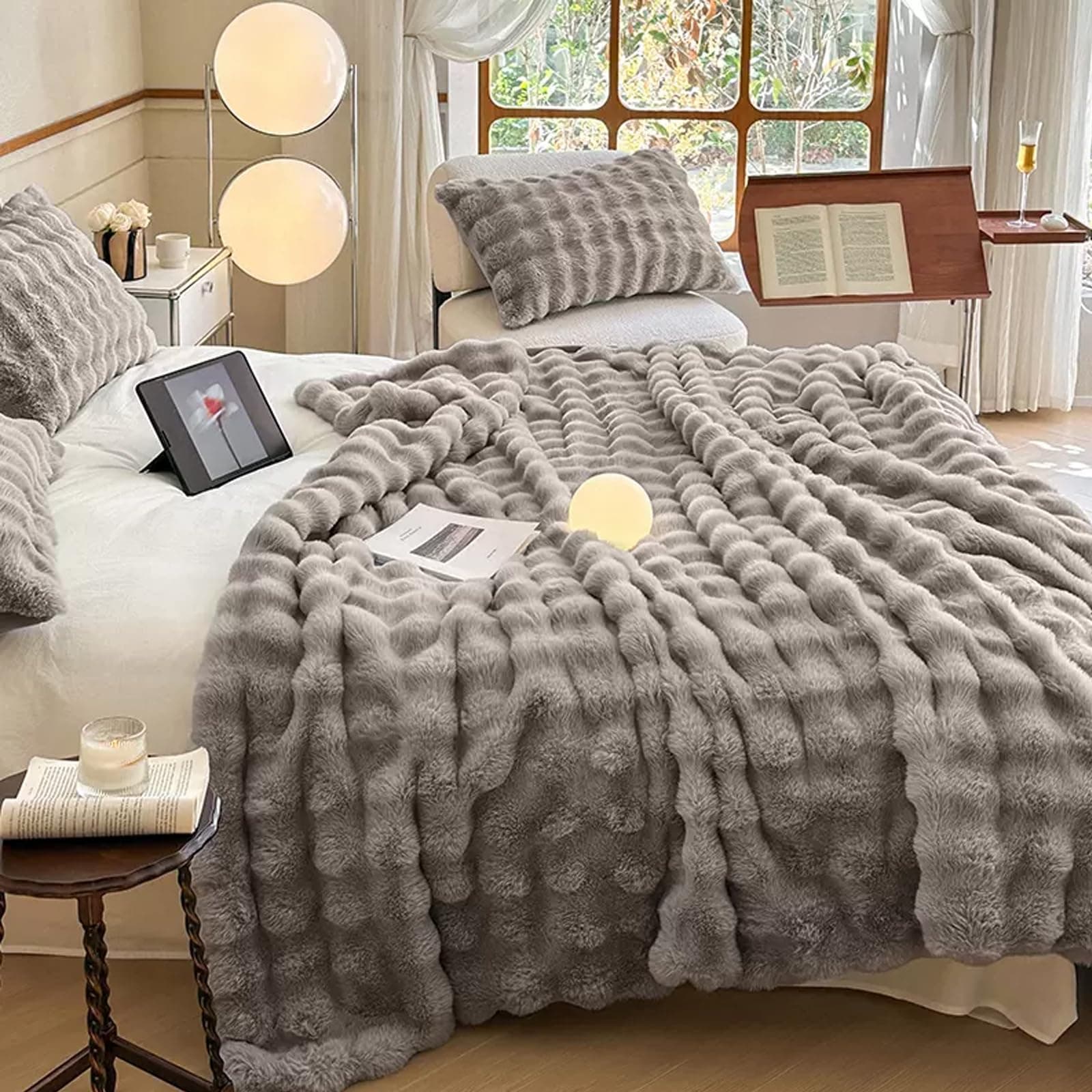 Faux Rabbit Fur Luxury Plush Sherpa Throw Blanket Reversible Fuzzy Warm Cozy Fluffy Fur Blanket for Bed Sofa Couch Home Decor (Grey, 150 * 200cm)