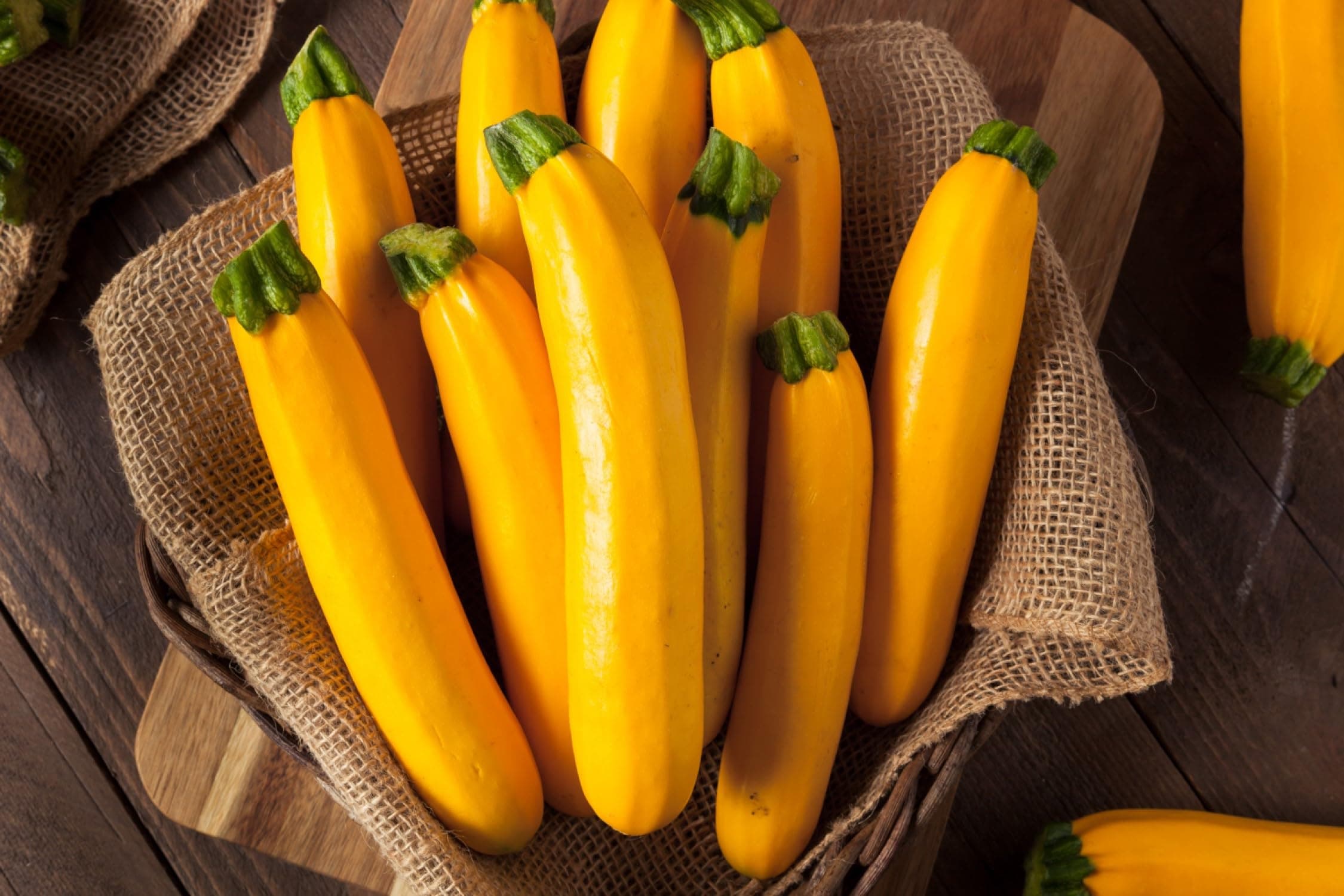 Courgette Zucchini Seeds Goldena Yellow Golden Heirloom Cucurbita Pepo 20 Seeds Grow Your Own Vegetable Perfect for Greenhouse or Outdoor Growing