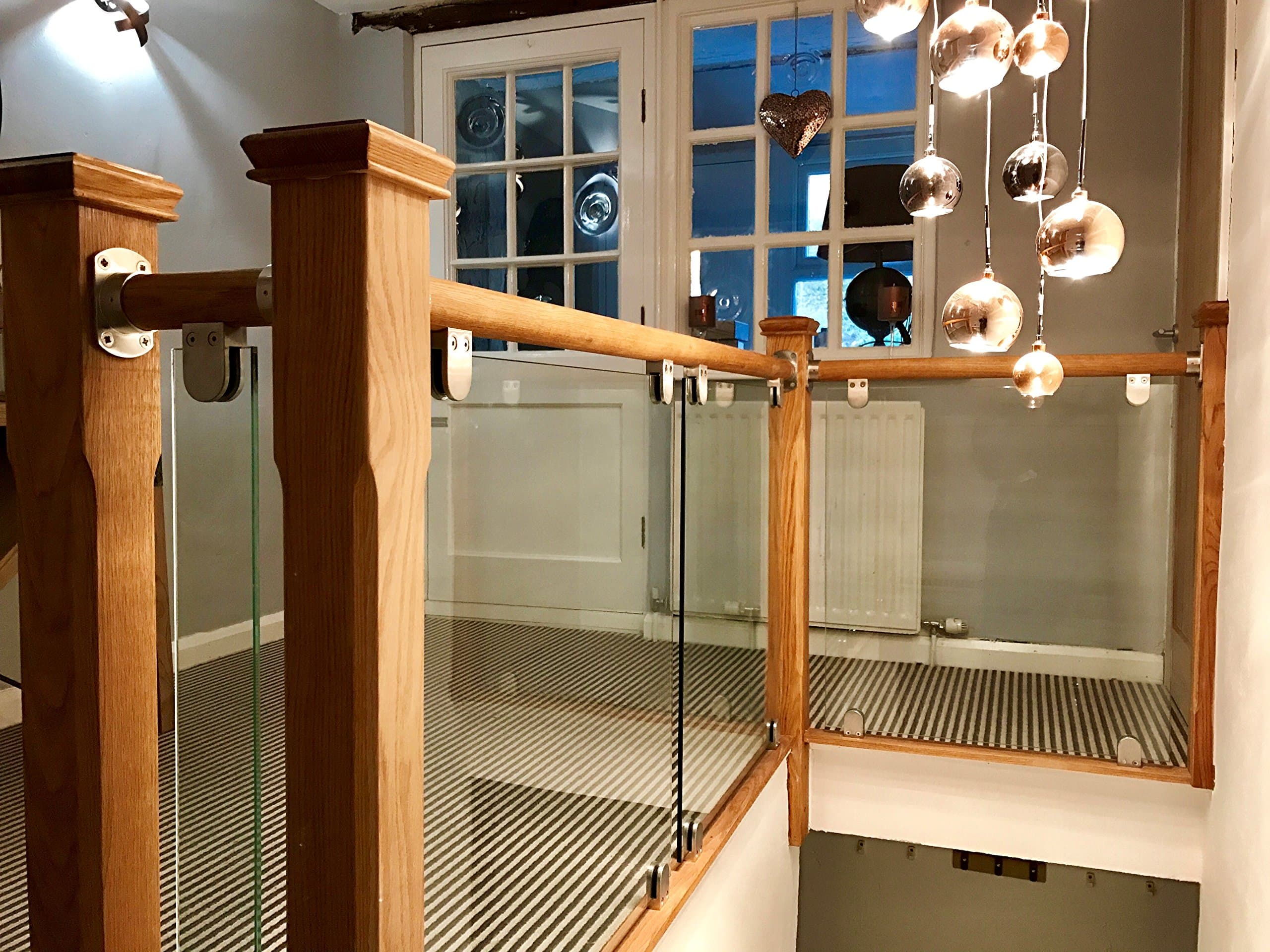 Oak Handrail & Glass Landing Balustrade Kit (fit Landing 1140-1280mm)