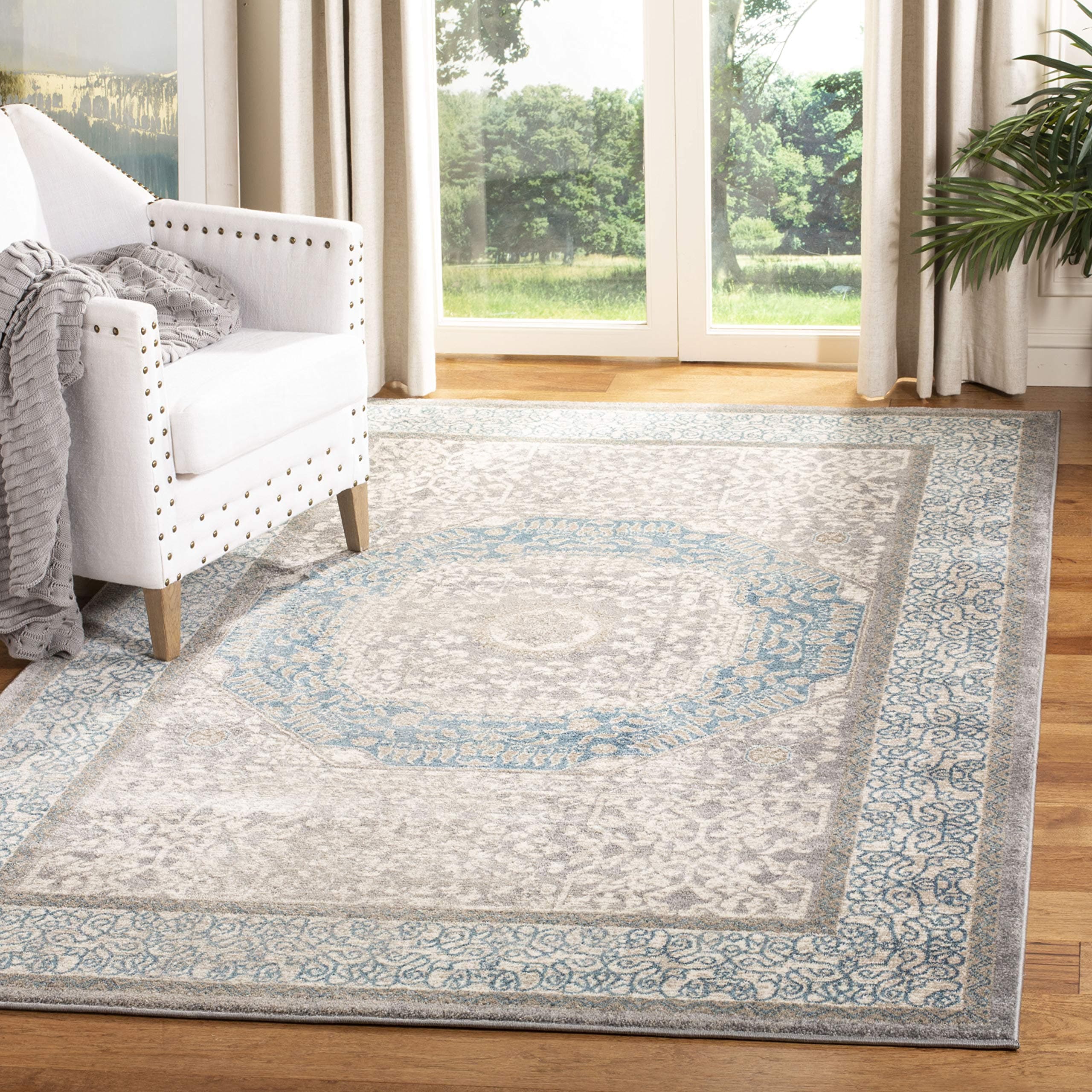 SAFAVIEH Sofia Collection Accent Rug - 4' x 5'7", Light Grey & Blue, Vintage Oriental Distressed Design, Non-Shedding & Easy Care, Ideal for High Traffic Areas in Foyer, Living Room, Bedroom (SOF365A)