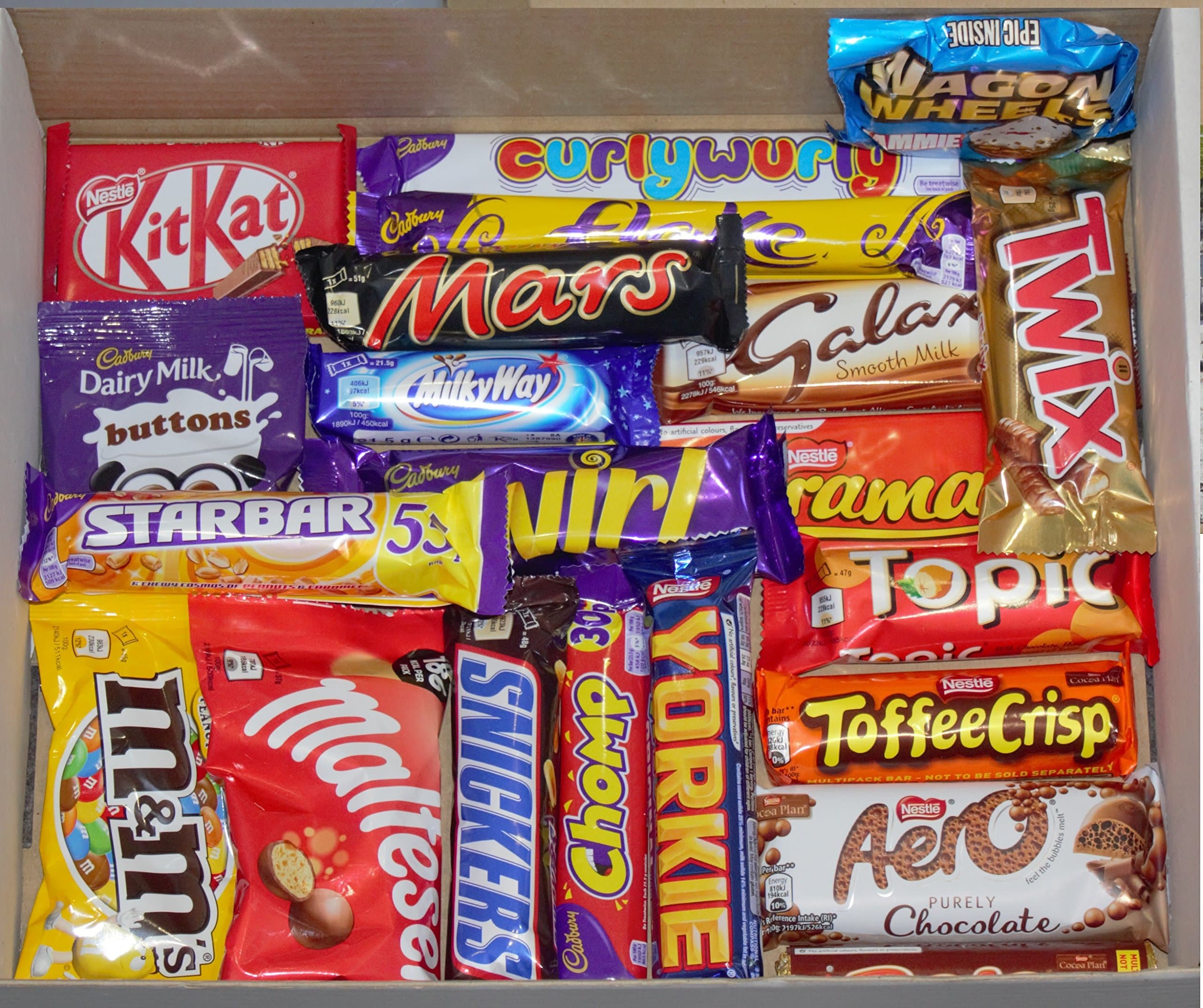 Ye Old Cornish Port Isaac 21 Piece English Chocolate Selection Gift Box