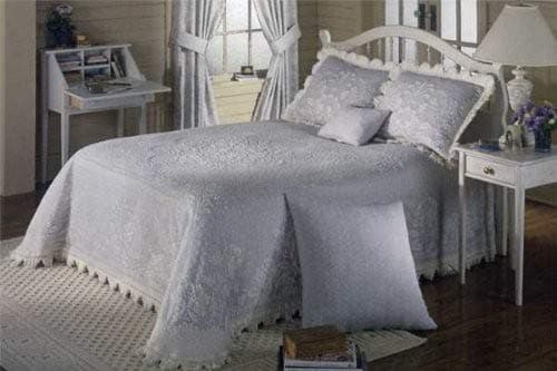 Abigail Adams Matelasse Bedspread - Full - Antique