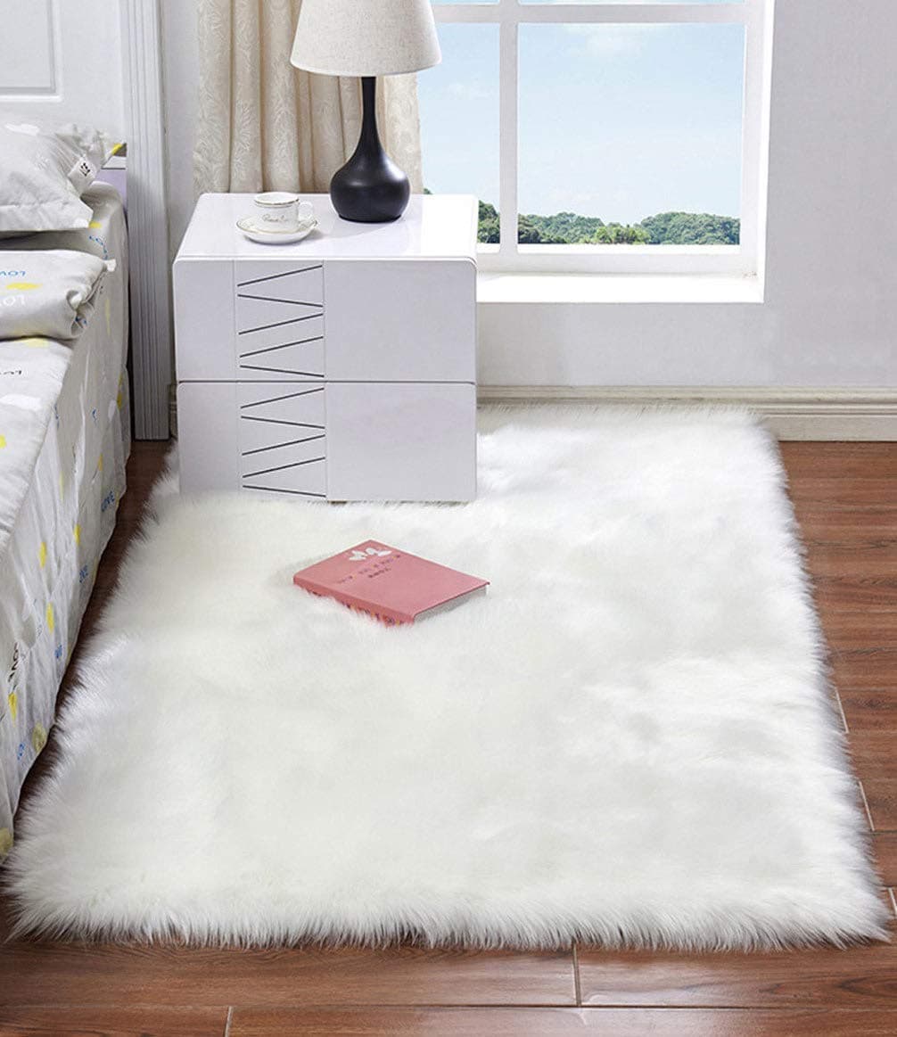 Faux Fur Rug, Soft Rugs Living Room,Small Shaggy Rug,Sheepskin Rugs for Living Room,Non Slip Carpet for Bedroom,White Washable Fluffy Area Carpet for Kids Room(White,60x90cm)