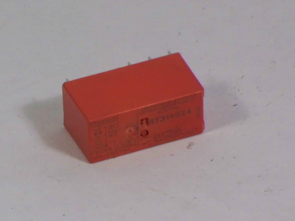 RT314024 RELAY 16A 250V 24VDC ! WOW !