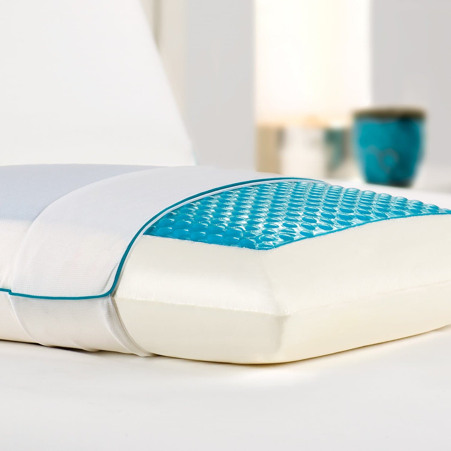 Comfort Revolution F01-00148-QN1 Memory Foam & Hydraluxe Gel Bed Pillow