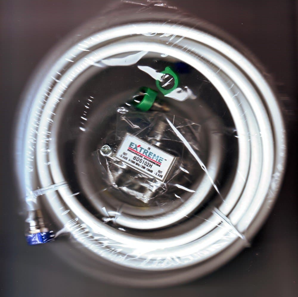 Cable High-Speed Internet Self-Install Installation Kit - With Extreme Broadband Engineering BDS102H Horizontal Digital Splitter