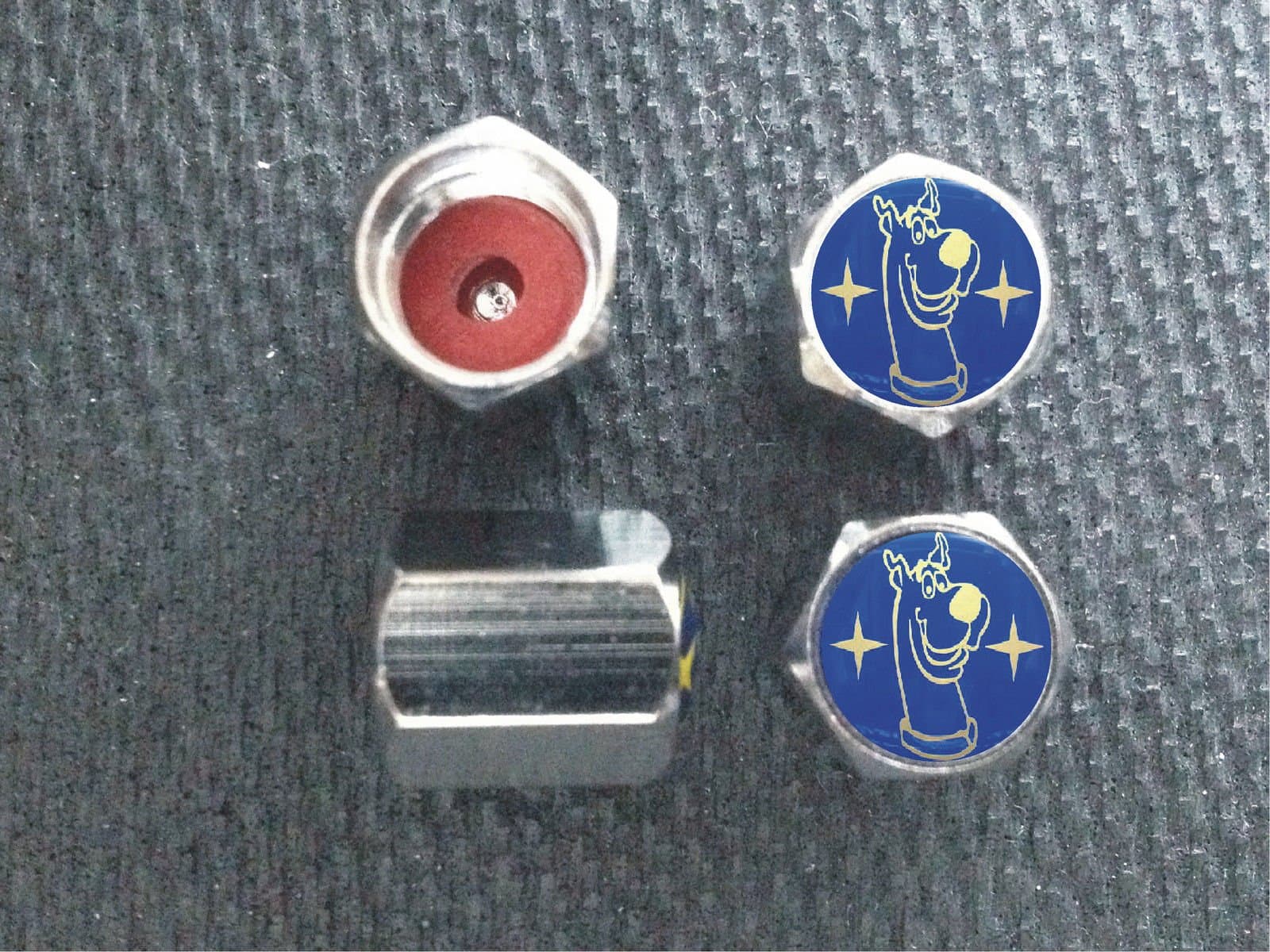 ALLOY WHEEL DUST CAPS SCOOBY DOO IN BLUE AND GOLD ALLOY WHEEL VALVE CAPS X4