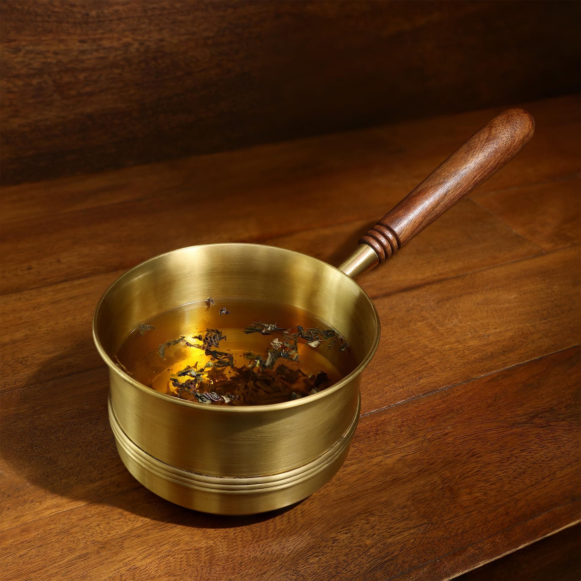 Ellementry Arra Brass Tea Pan with Wooden Handle - 750 ml