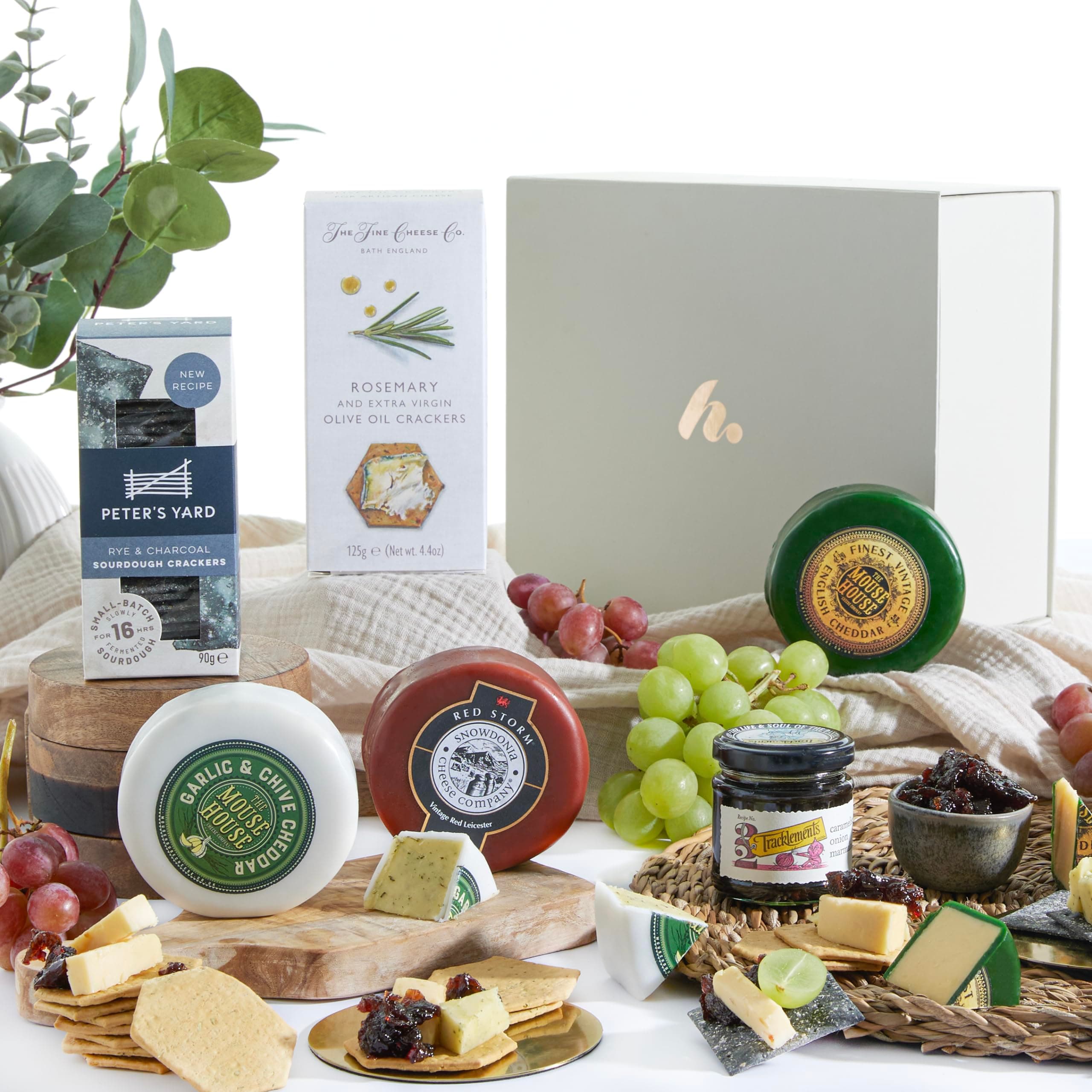 Deluxe Cheese Hamper | Luxury Alcohol Free Cheese Gift - Award Winning Artisan Crackers & Onion Chutney | For Christmas, Mothers Day, Fathers Day, Birthdays - by Clearwater Hampers