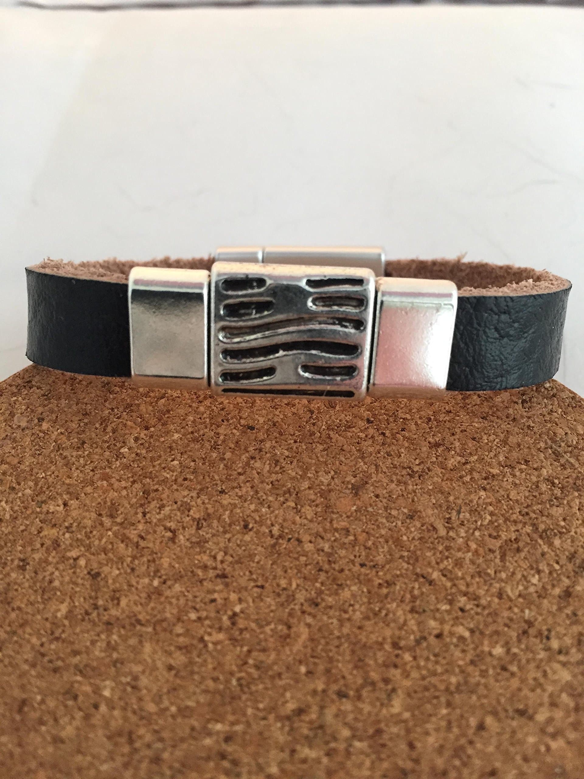 Black Genuine Leather Bracelet, Cow hide Leather Bracelet, Brushed Silvertone Magnetic Clasp, Square lined pattern Antique Silver slider, 2-10mm Antique Silver sliders, Trendy bracelet, Handmade